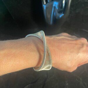 Vintage adjustable curved twist sterling silver wire bracelet